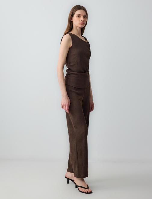 Asymmetric Collar Blouse Combination