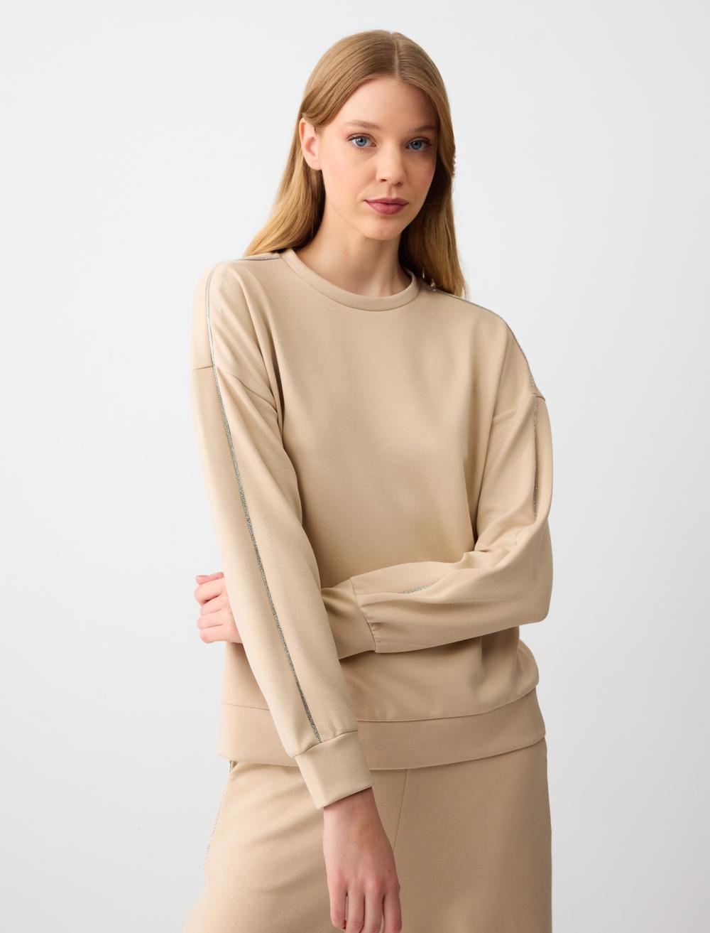 Straight Cut Crew Neck Long Sleeve Modal Knitted Sweatshirt