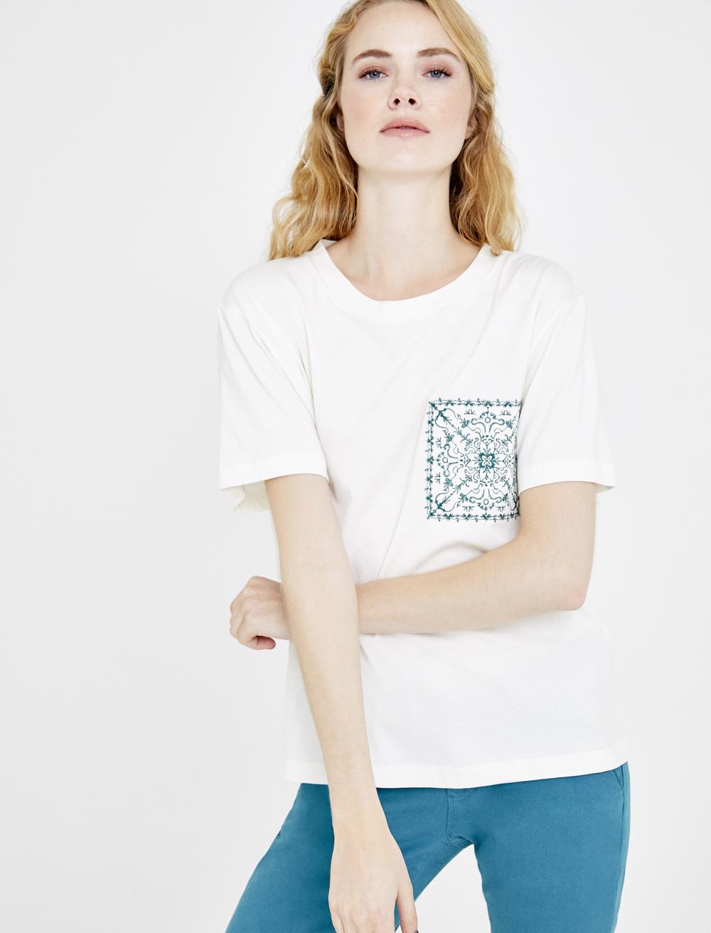 Bayan Ekru Nakış Detaylı Tshirt