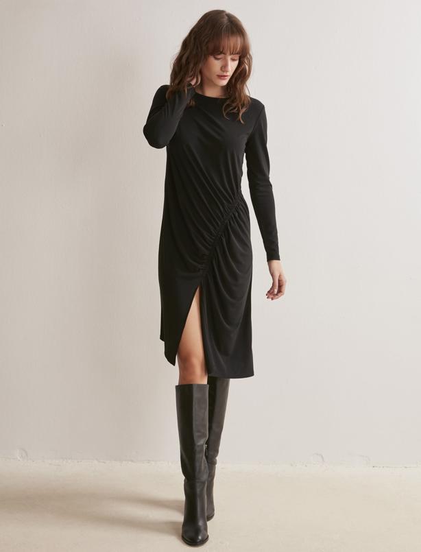 Bayan Siyah Önü Çapraz Büzgü Detaylı Yırtmaçlı Elbise