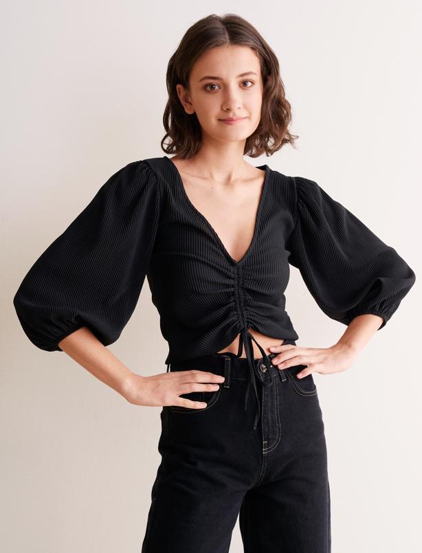 Bayan Siyah V Yaka Ön Ortası Büzgülü Piliseli Bluz