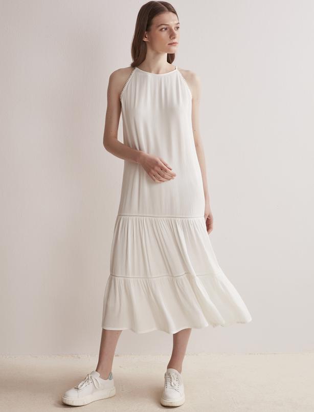 Bayan Beyaz Halter Yaka Kloş Etekli Elbise