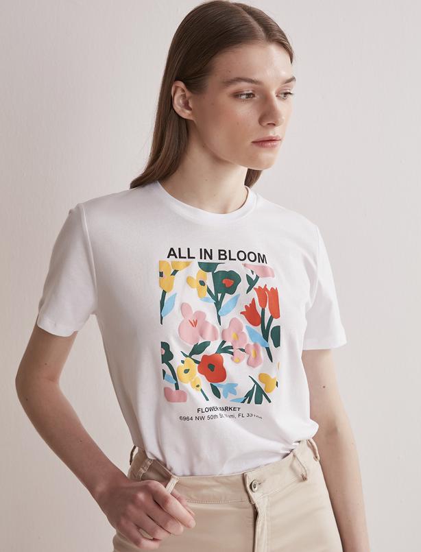 Bayan Ekru Floral ve Slogan Baskılı T-shirt