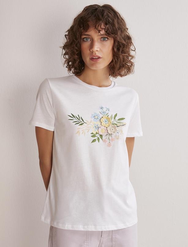 Bayan Beyaz Bisiklet Yaka Çiçek Detaylı T-Shirt