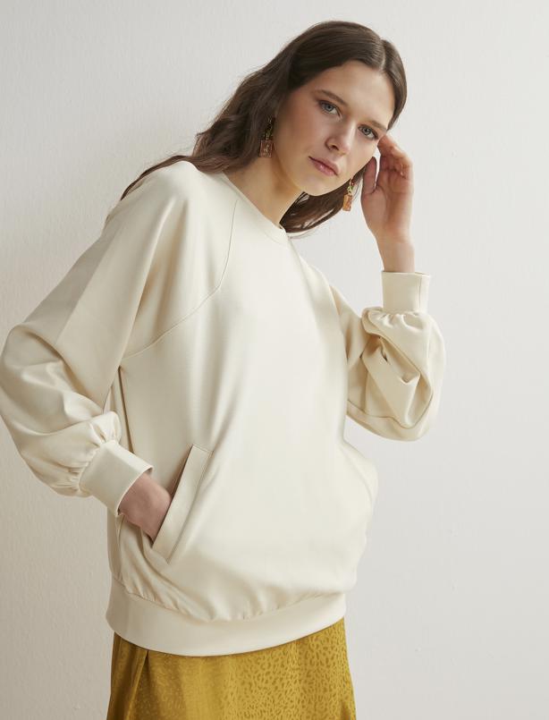Bayan Ekru Cep Detaylı Oversize Basic Sweatshirt