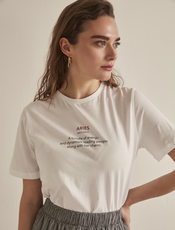 Bayan Ekru Slogan Baskılı Koç Burcu T-shirt