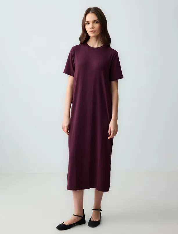 Women Claret Red Straight Cut Crew Neck Short Sleeve Knitted Dress