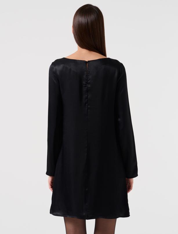 Bayan Siyah Düz Kesim Kayık Yaka Uzun Kollu Saten Elbise