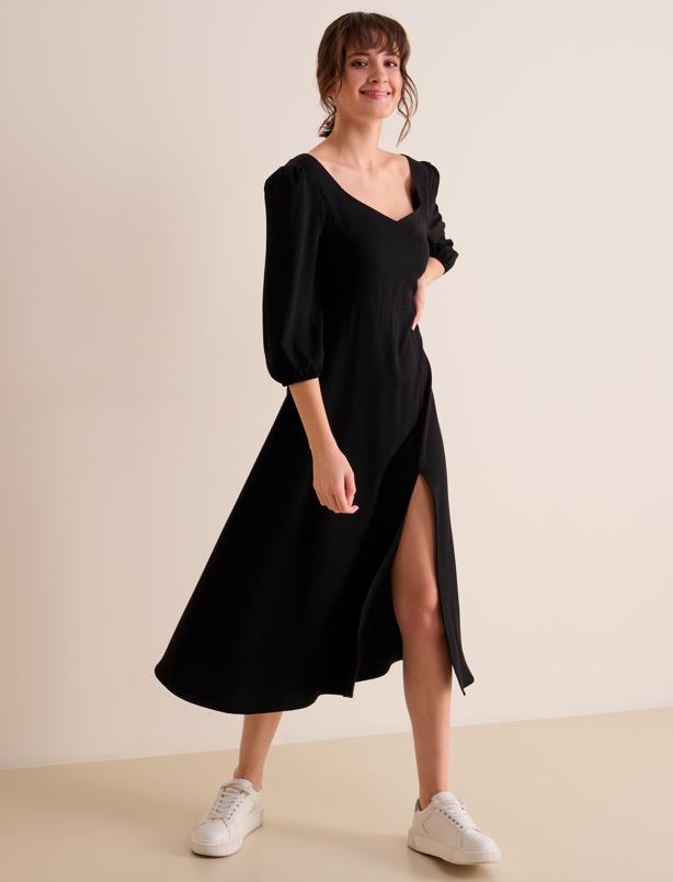 Bayan Siyah Düz Kesim Açık Yaka Truvakar Kol Sırt Dekolteli Yırtmaçlı Elbise