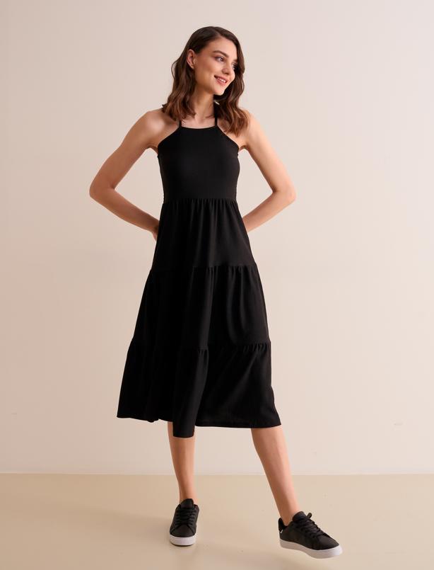 Bayan Siyah Bol Kesim Askılı Dökümlü Midi Kloş Örme Elbise