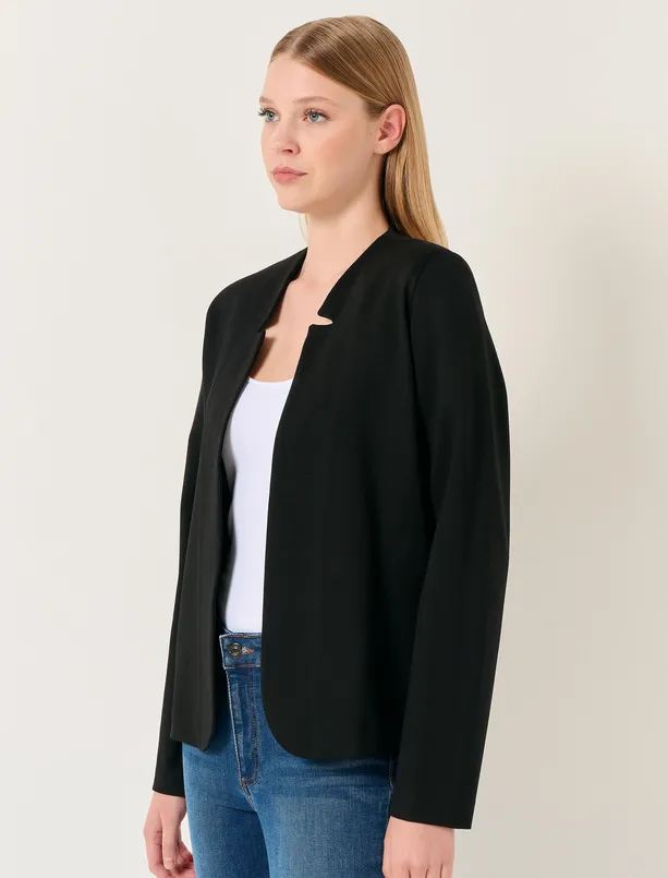 Bayan Siyah Uzun Kollu Yaka Detaylı Şık Ceket