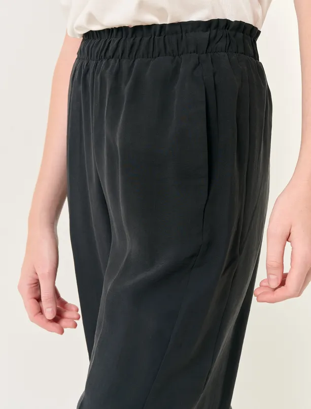 Bayan Siyah Beli Lastikli Dar Paça Rahat Pantolon