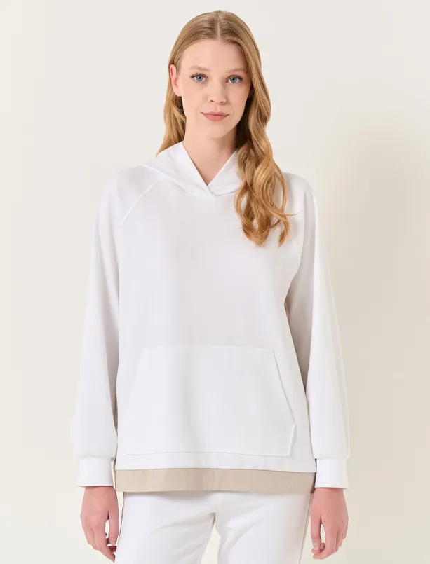 Bayan Beyaz Uzun Kollu Kapüşonlu Cepli Sweatshirt