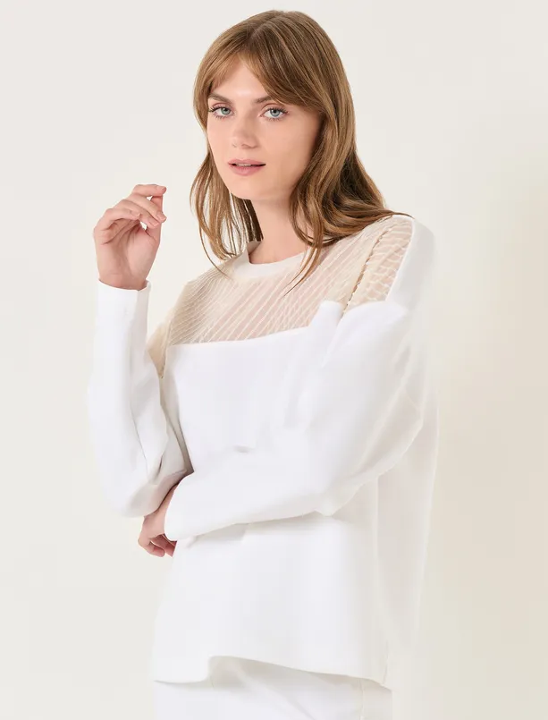 Bayan Beyaz Uzun Kollu Şık Yaka Detaylı Sweatshirt