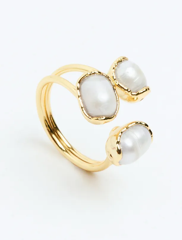 Women White Baroque Pearl Ring