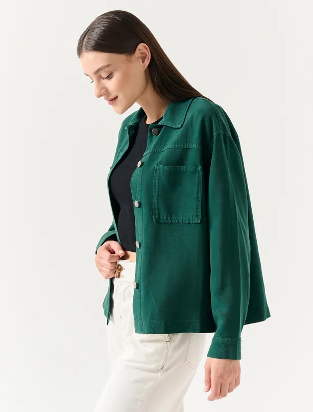 Bayan Koyu Yeşil Düz Kesim Dik Yaka Uzun Kollu Cepli Gömlek Ceket