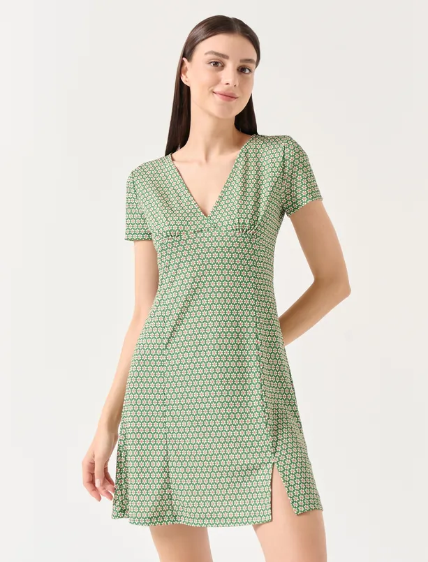 Bayan Yeşil Kruvaze Yaka Kısa Kollu Çiçek Desenli Yırtmaçlı Elbise