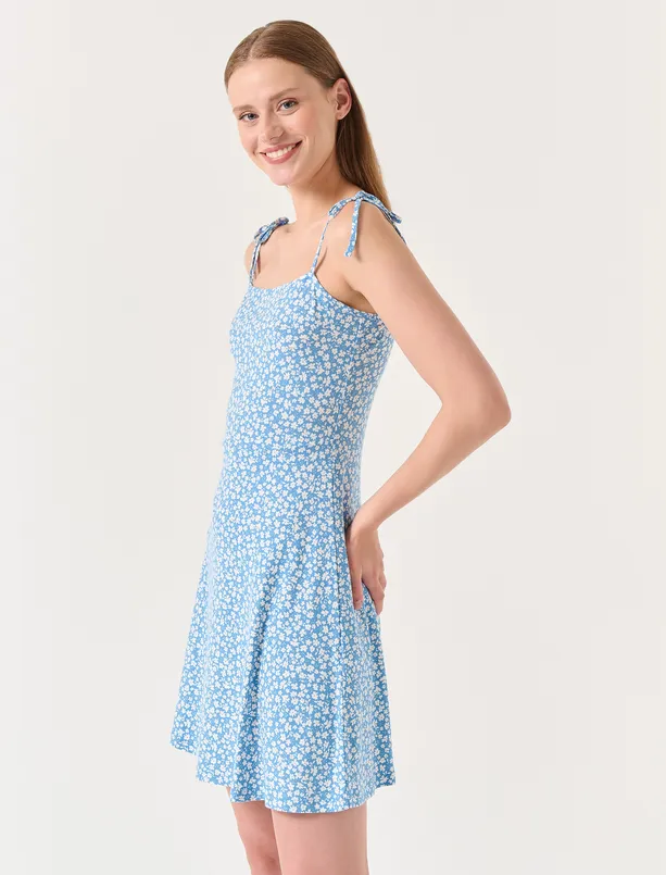 Bayan Mavi Askılı Çiçek Desenli Mini Elbise