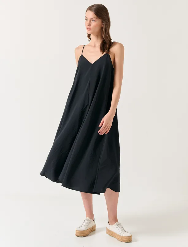 Bayan Siyah V Yaka Askılı Yazlık Midi Elbise