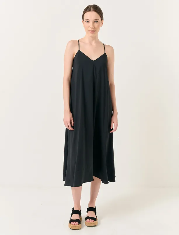 Bayan Siyah Bol Kesim V Yaka Askılı Midi Elbise