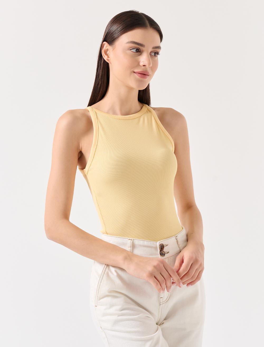 Bayan Sarı Dar Kesim Kolsuz Halter Yaka Basic Örme Atlet
