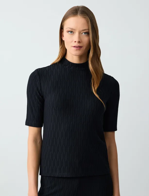 Women Black Short Sleeve Half Turtleneck Knitted Blouse