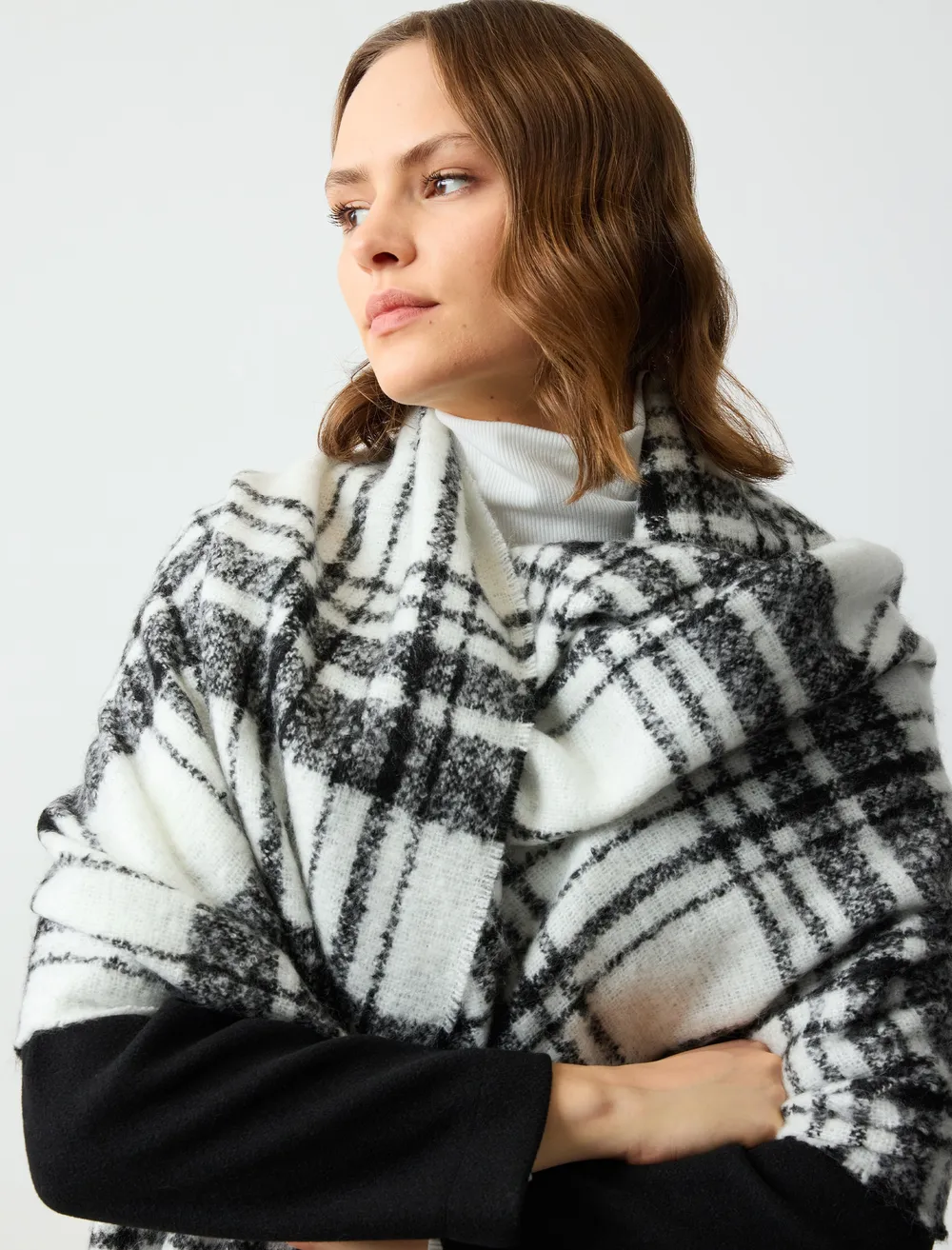 Finley-Plaid-Scarf-