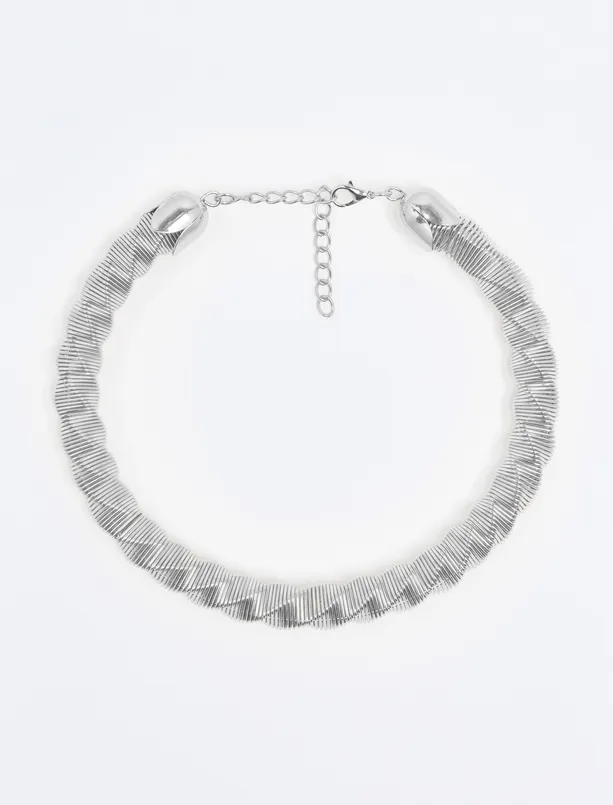 Women Grey Shiny Necklace with Twisted Pattern