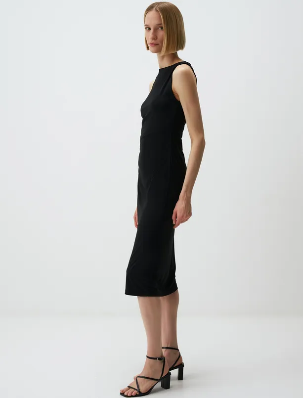 Bayan Siyah Kolsuz Basic Örme Midi Elbise