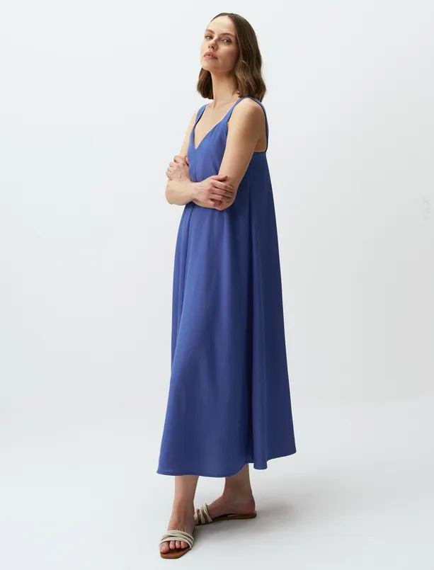 Bayan Mavi Askılı V Yaka Basic Midi Keten Elbise