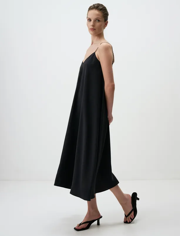 Bayan Siyah Bol Kesim V Yaka Askılı Midi Elbise