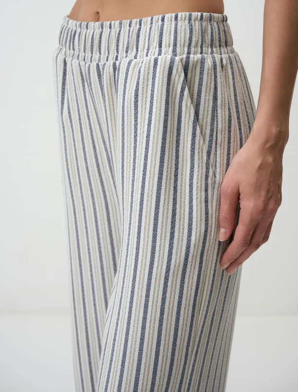 Bayan Karışık Yüksek Bel Çizgi Detaylı Kısa Pantolon