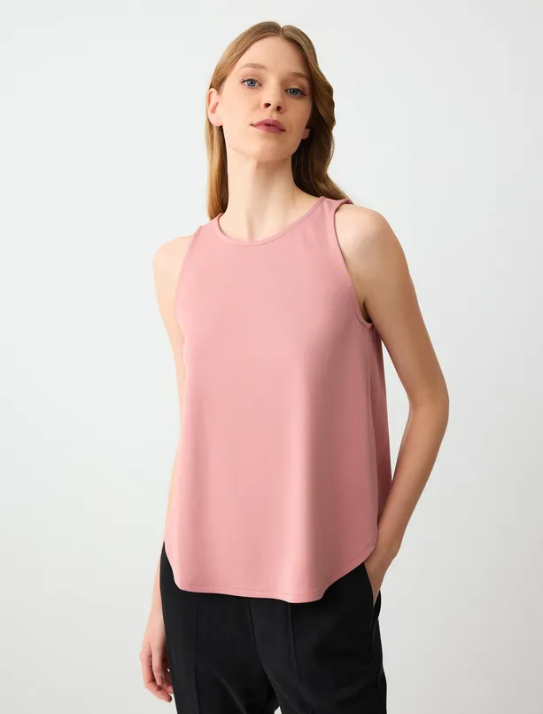 Women Pink Relaxed Fit Round Neck Knitted Tank Top