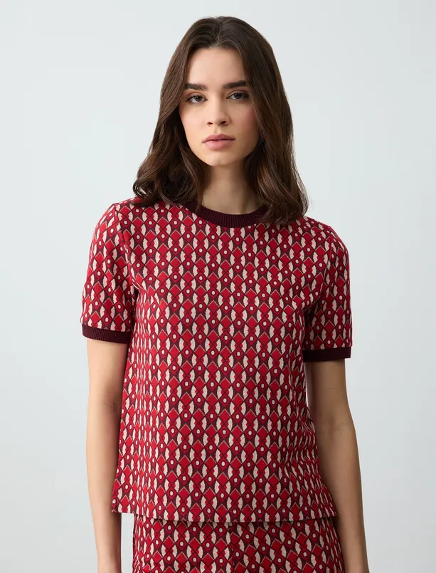 Women Claret Red Crew Neck Short Sleeve Geometric Patterned Knitted Blouse