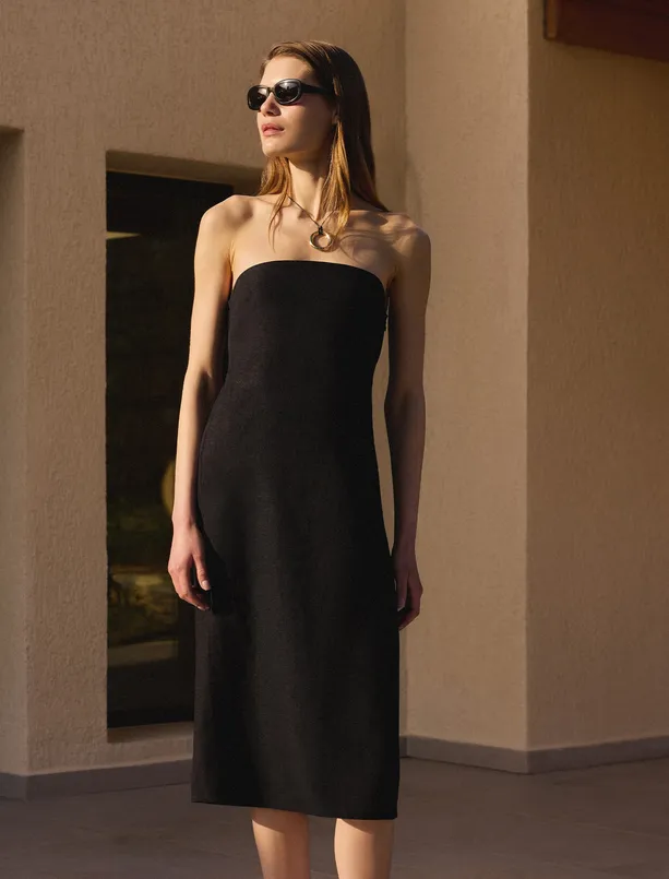 Women Black 100% Linen Slim Fit Open Neck Strapless Midi Dress