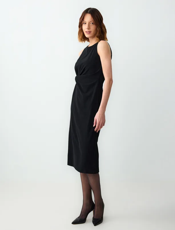 Women Black Slim Fitted Round Neck Round Neck Midi Dress with Drawstring Detail