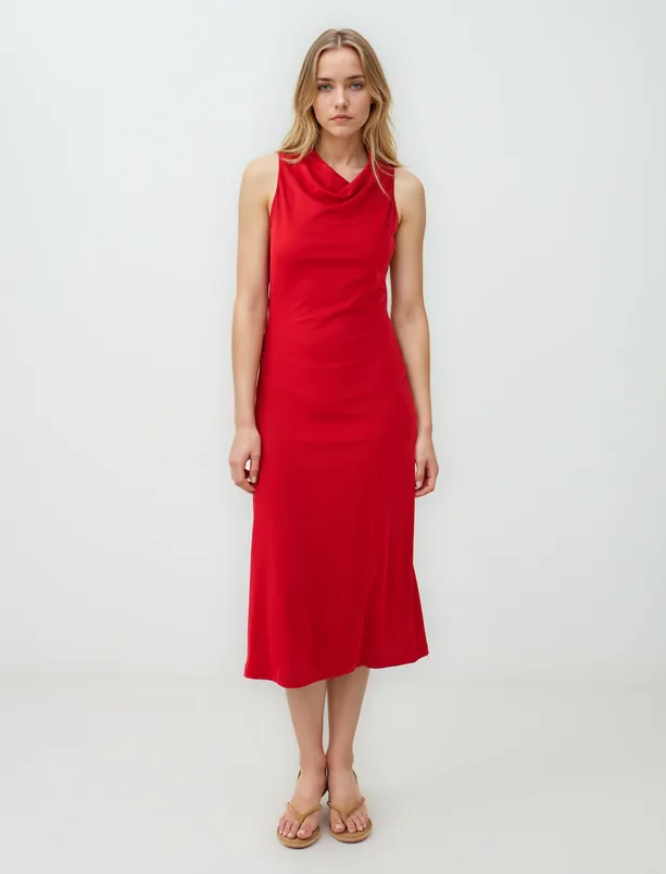 Women Red Slim Fitted Degaje Collar Sleeveless Midi Dress