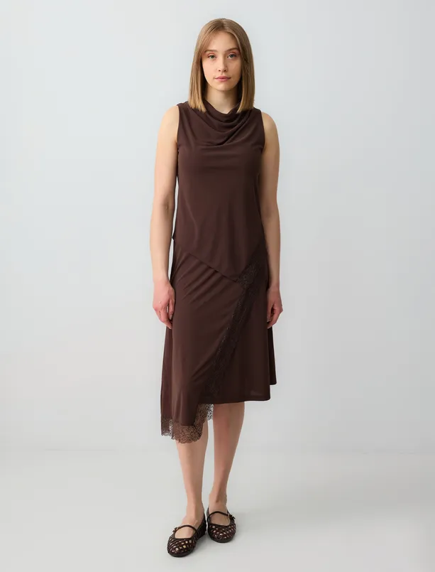 Women Brown Relaxed Fit High Waist Lace Detailed Knitted Midi Skirt