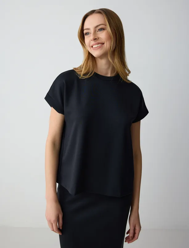 Women Black Straight Cut Crew Neck Short Sleeve Knitted Modal T-Shirt