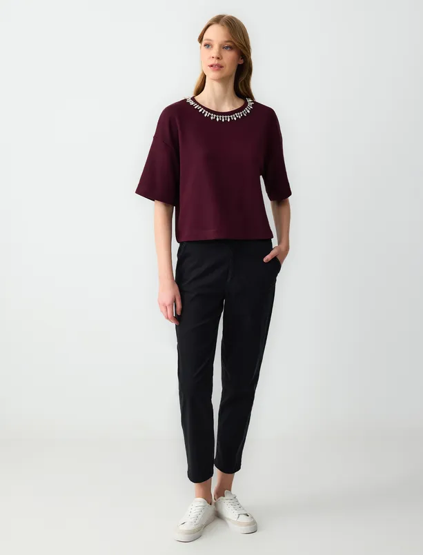 Women Claret Red Crew Neck Short Sleeve T-Shirt with Stone Detailed Collar