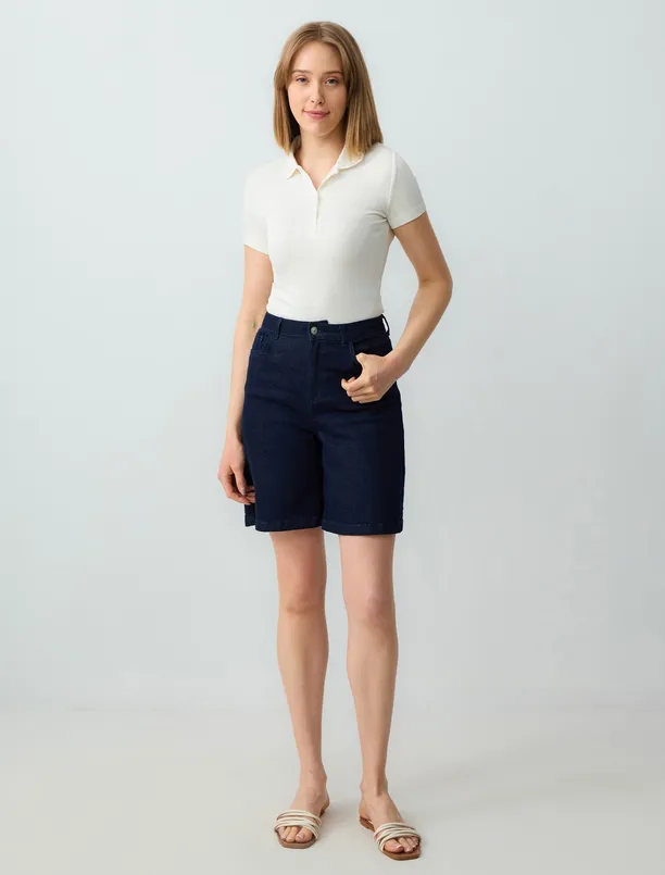 Women White Slim Fit Short Sleeve Polo Collar Knitted T-Shirt