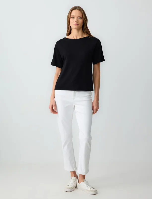 Women Black Boat Neck Short Sleeve Knitted T-Shirt