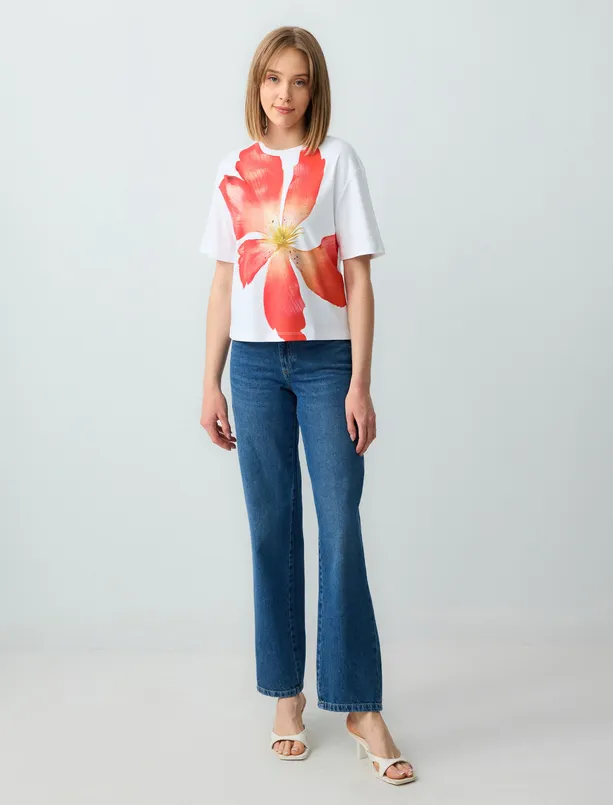 Women White Round Neck Short Sleeve Floral Patterned Cotton Knitted T-Shirt
