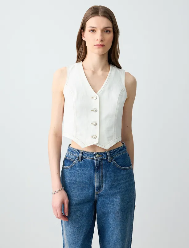 Bayan Ekru Dar Kesim Düğme Detaylı Kısa Denim Yelek