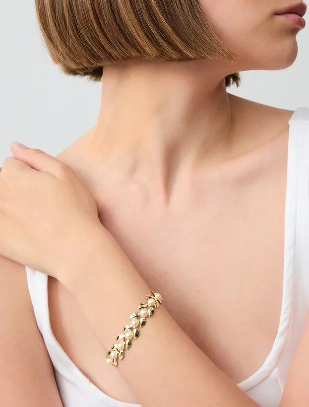 Women  Pearl Detailed Adjustable Chain Bracelet