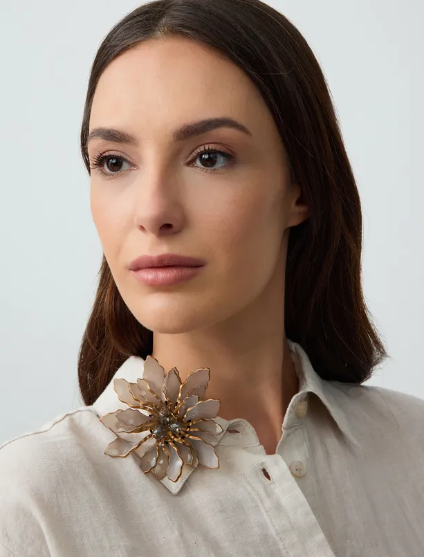 Women Salmon Pink Elegant Brooch with Shiny Stones and Flower Figures