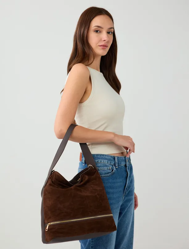 Women Brown Leather Shoulder Bag with Adjustable Strap and Zipper Detail