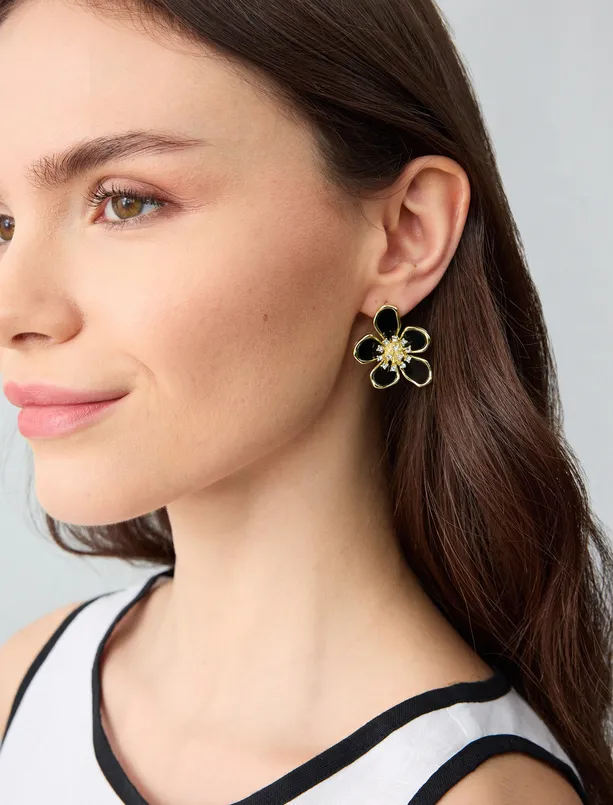 Women Black Flower Figured Elegant Earrings with Shiny Stones