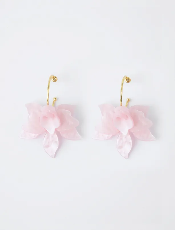 Women Pink Flower Patterned Earrings with Leaf Detail