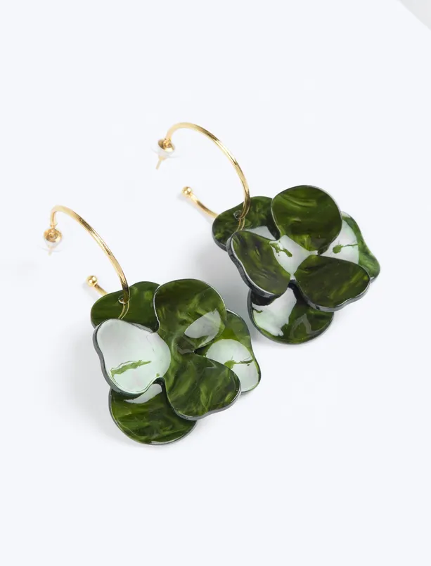 Women Green Flower Patterned Earrings with Leaf Detail